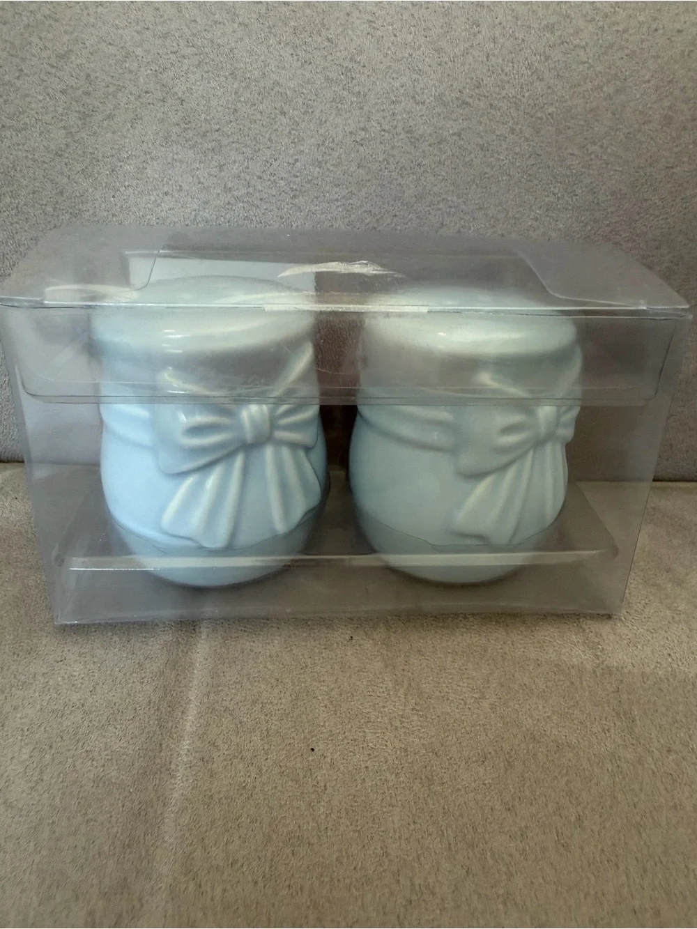 🎀5 for $25 🎀 Blue bow salt and pepper shakers